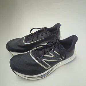 New Balance Sneakers FuelCell Rebel Black Vibrant Running Shoe Woman Size 8 US